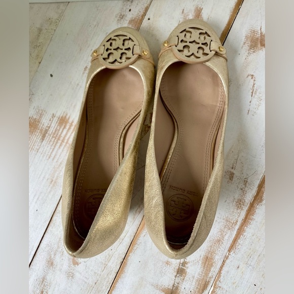 TORY BURCH Gold Metallic Leather Wedges Mini Miller heels Women's Sz 8.5 EUC - Picture 7 of 15
